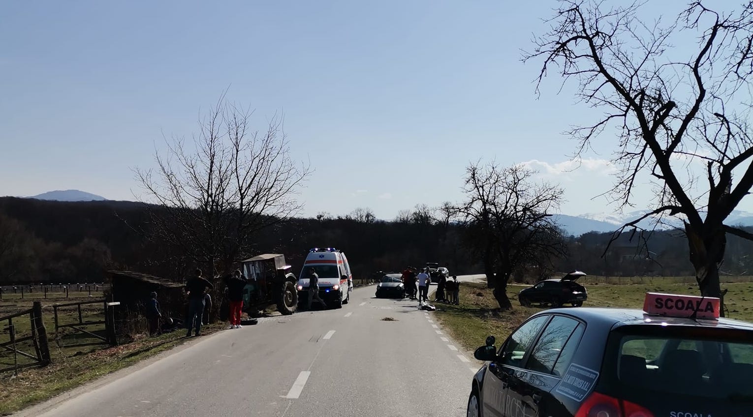 VIDEO Accident cu un tractor și o mașină în Cisnădioara, lângă Versailles