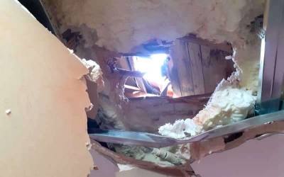 S-a elucidat misterul: bolovanul de peste 40 de kg căzut într-o casă din Hunedoara provenea dintr-o explozie de la un km distanță