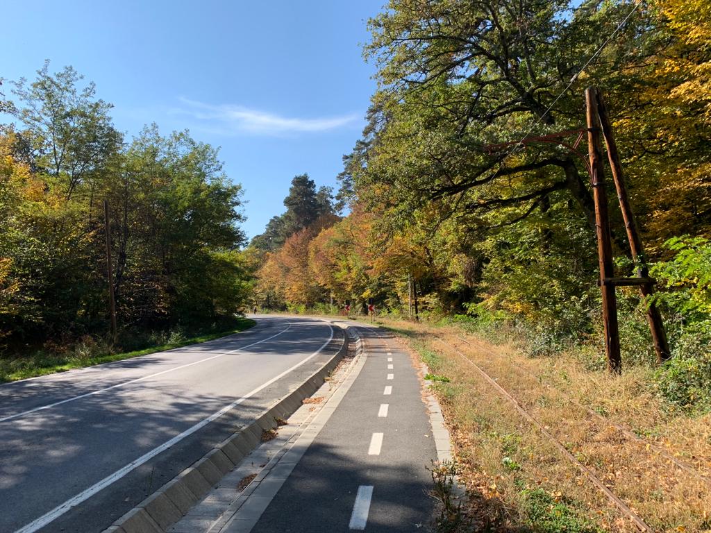 Prima pistă de biciclete promisă în 2022 la trei metri lățime va avea doi kilometri