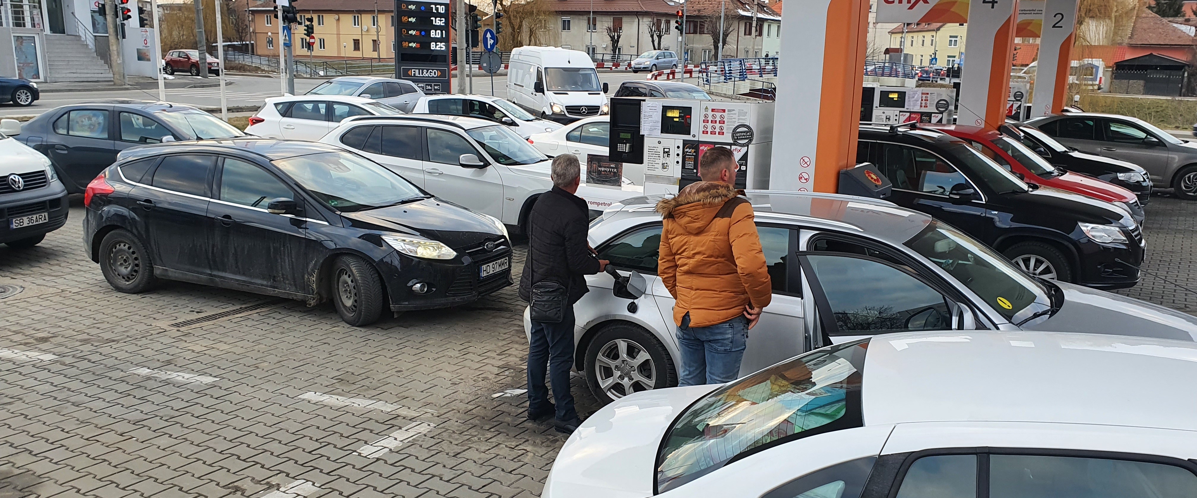 Guvernul anunță controale în benzinării: ”nu vom permite nicio tentativă de speculă”