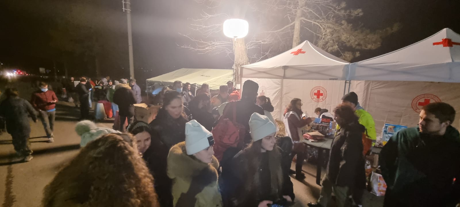 Actualizare Cum pot sibienii să ajute refugiații ucraineni. Apel de donații de la Crucea Roșie Sibiu