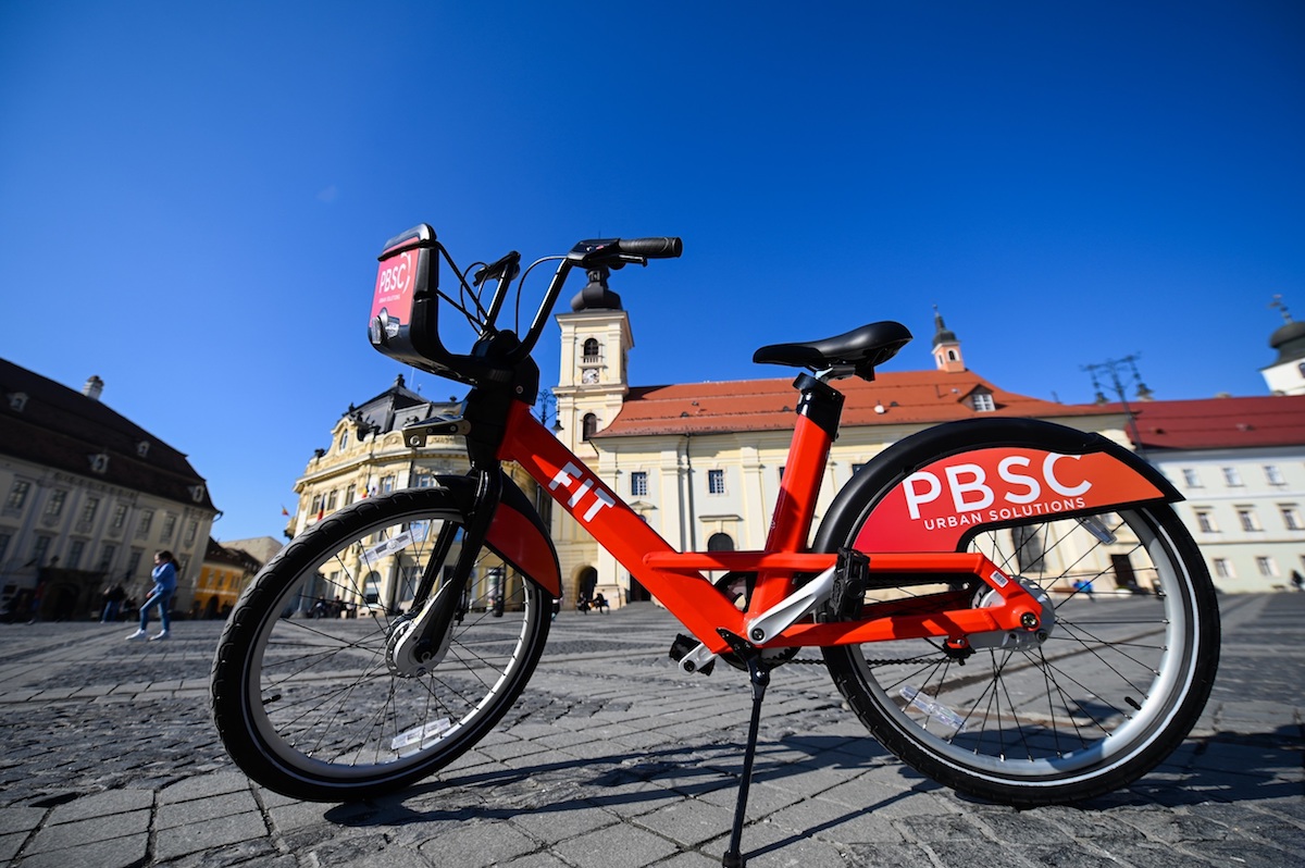 Un leu pe oră sau zece lei pe zi. Toate regulile propuse de Primărie pentru cele 540 de biciclete ale Sibiu BikeCity