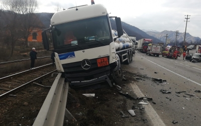 Accident mortal pe centura orașului Călimănești. Circulația feroviară este oprită