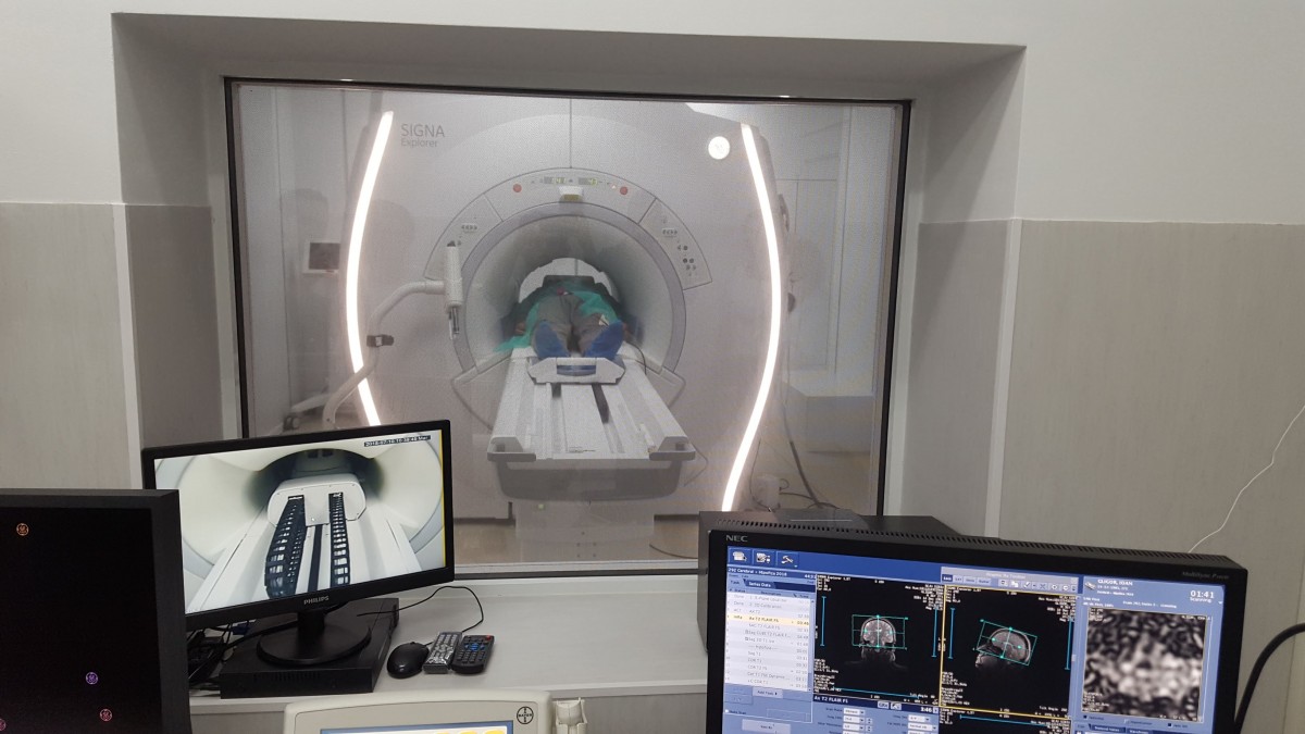 Drama unei sibience diagnosticată cu cancer. Programată la RMN peste câteva luni, nu poate vedea evoluția bolii