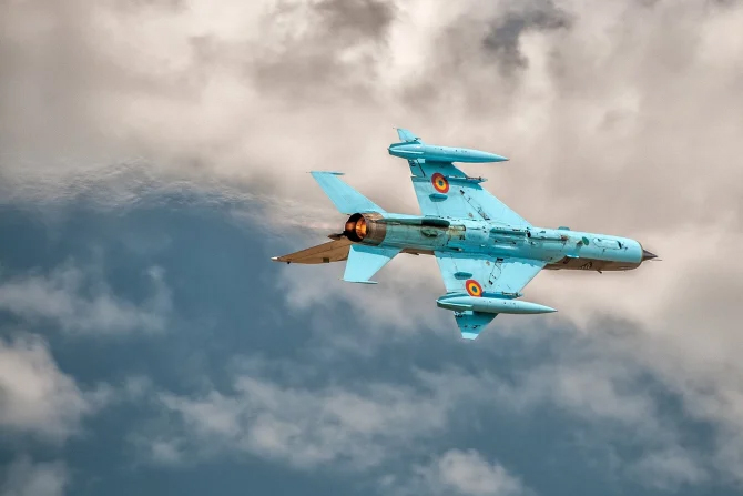 România suspendă toate zborurile avioanelor MiG-21 LanceR