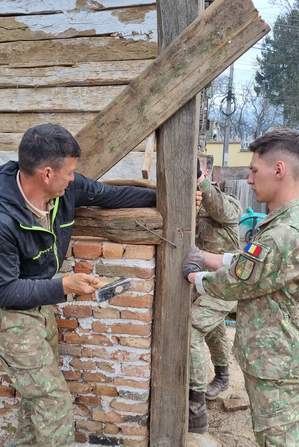 Gusterita casa romaneasca studenti militari