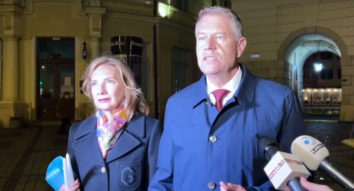 VIDEO Președintele Klaus Iohannis este la Sibiu pentru a sărbători Paștele: „Să ne rugăm pentru cei care, din păcate, suportă ororile războiului”