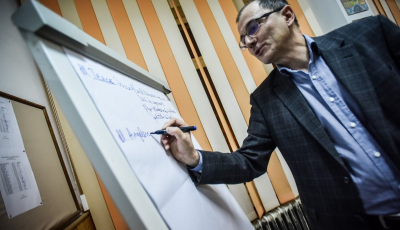 ULBS și Camera de Comerț rămân cu Iordănescu. ”Calitatea de cadru didactic nu poate fi afectată în vreun fel de probarea statutului de colaborator al Securității”