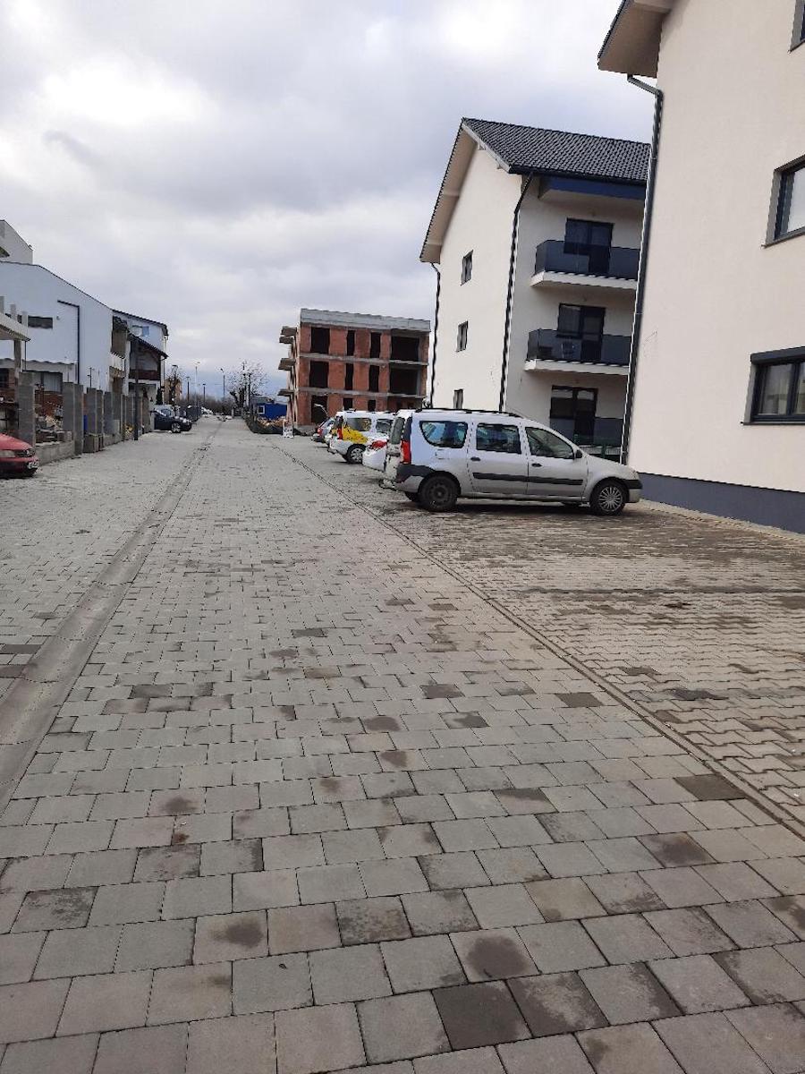 Pietonala din Șelimbăr, motiv de ceartă. ”S-a transformat în parcare pentru un ansamblu rezidențial”
