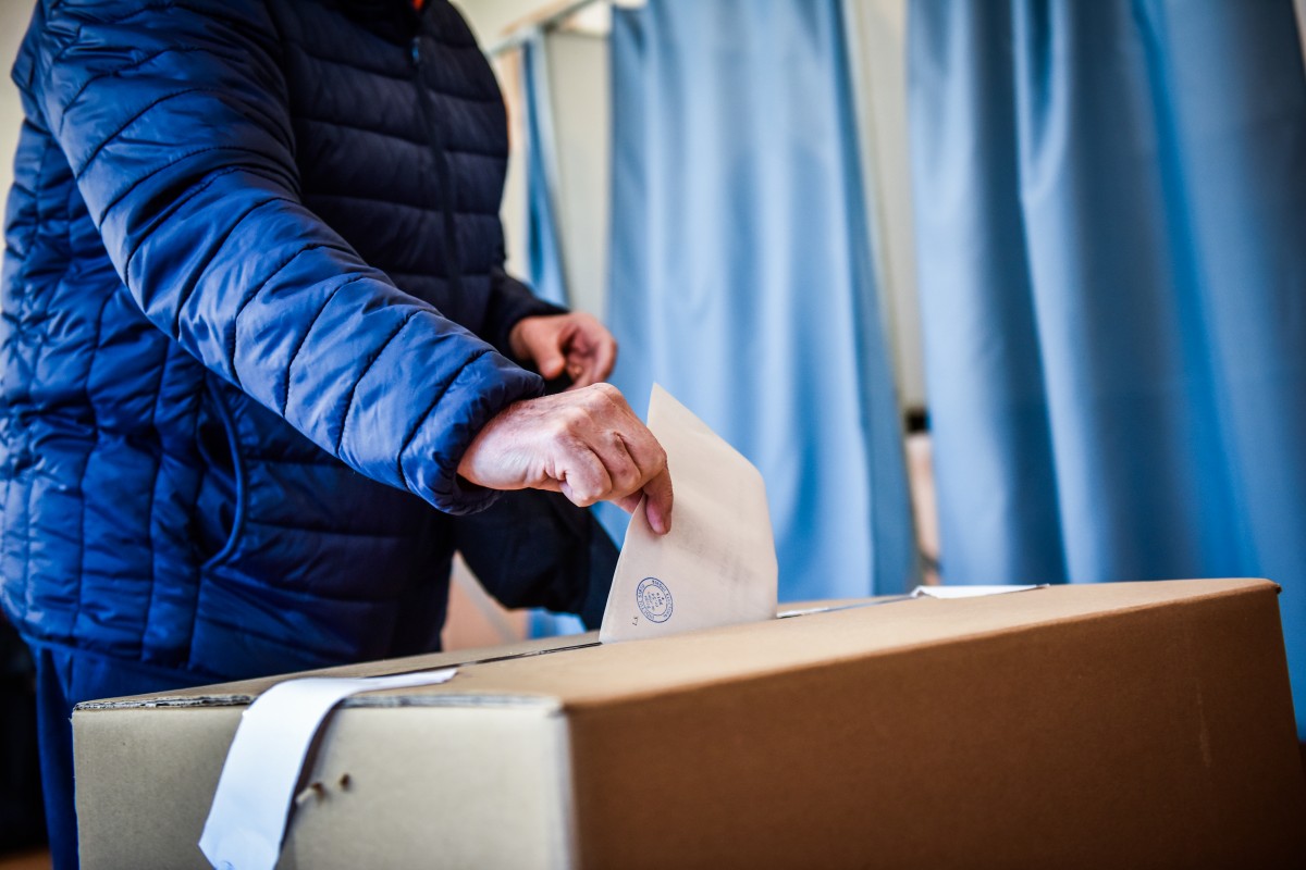 Francezii din România îşi aleg preşedintele. Secţii de votare deschise la Bucureşti, Cluj-Napoca, Iaşi