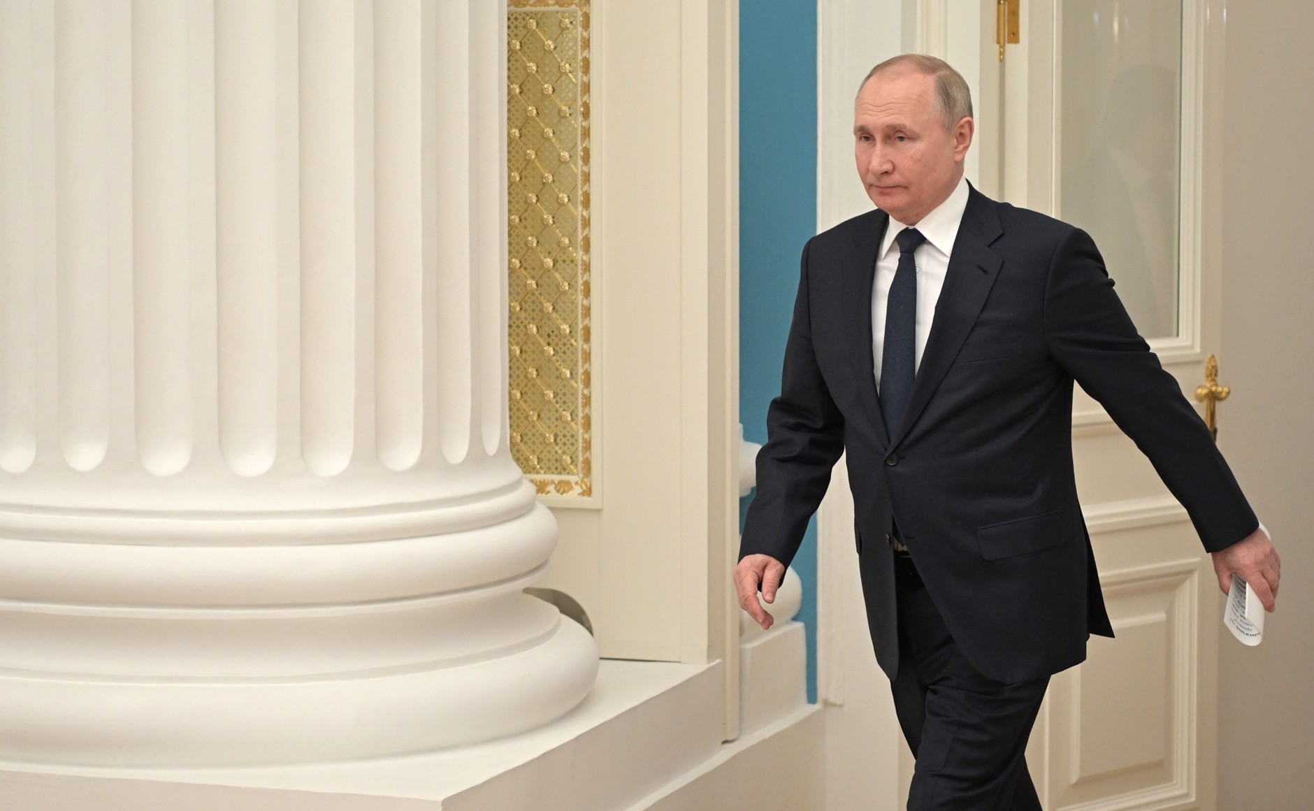 Putin îl felicită pe Macron pentru realegere și îi urează succes