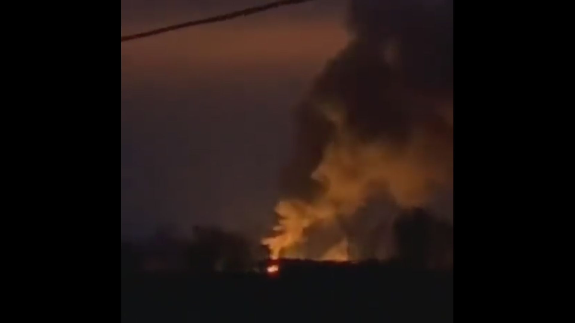 VIDEO Un depozit de arme din Rusia, aproape de graniţa cu Ucraina, cuprins de flăcări
