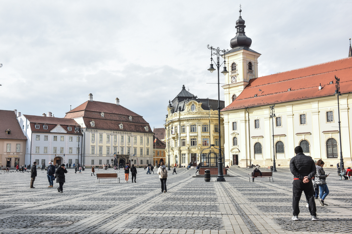44 de cazuri noi de coronavirus în ultima zi, la Sibiu