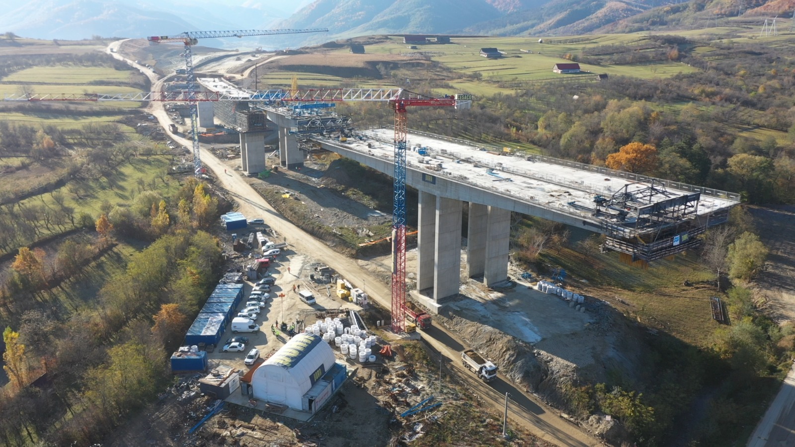 PORR se laudă în raportul pe 2021 cu lucrările de pe autostrada Sibiu – Pitești. Alături de extinderea metroului din Viena, autostrada a adus compania ”pe plus”