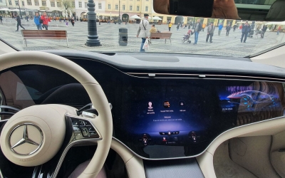 GALERIE - Cele mai bune mașini electrice ale anului, în Piața Mare: ”Vrem, nu vrem, asta ne așteaptă”