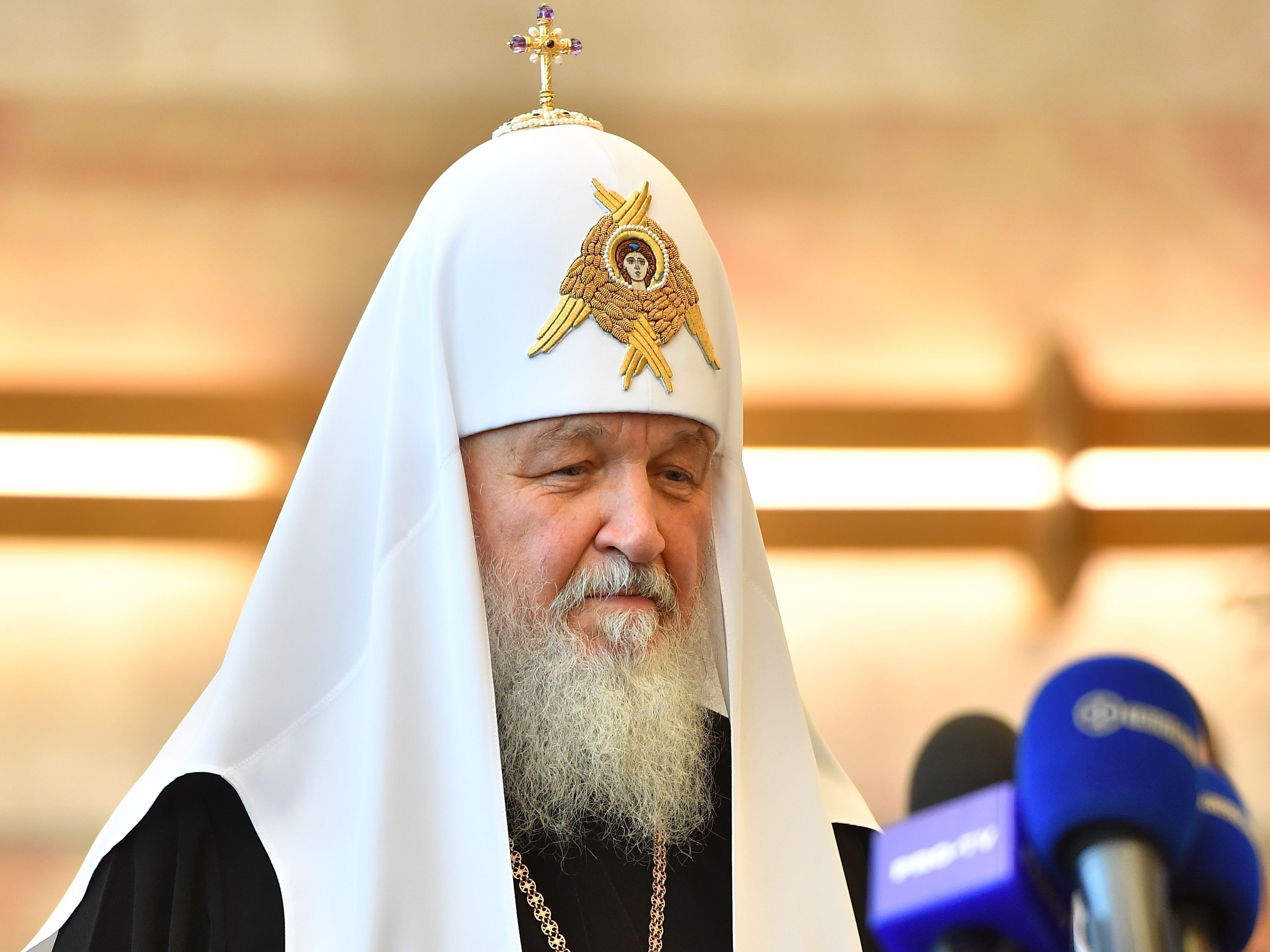 Patriarul rus Kiril le cere soldaţilor să apere Rusia, o ţară care 