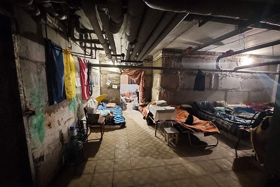 20 de civili au părăsit oţelăria Azovstal din Mariupol pentru a fi evacuaţi, anunță regimentul Azov