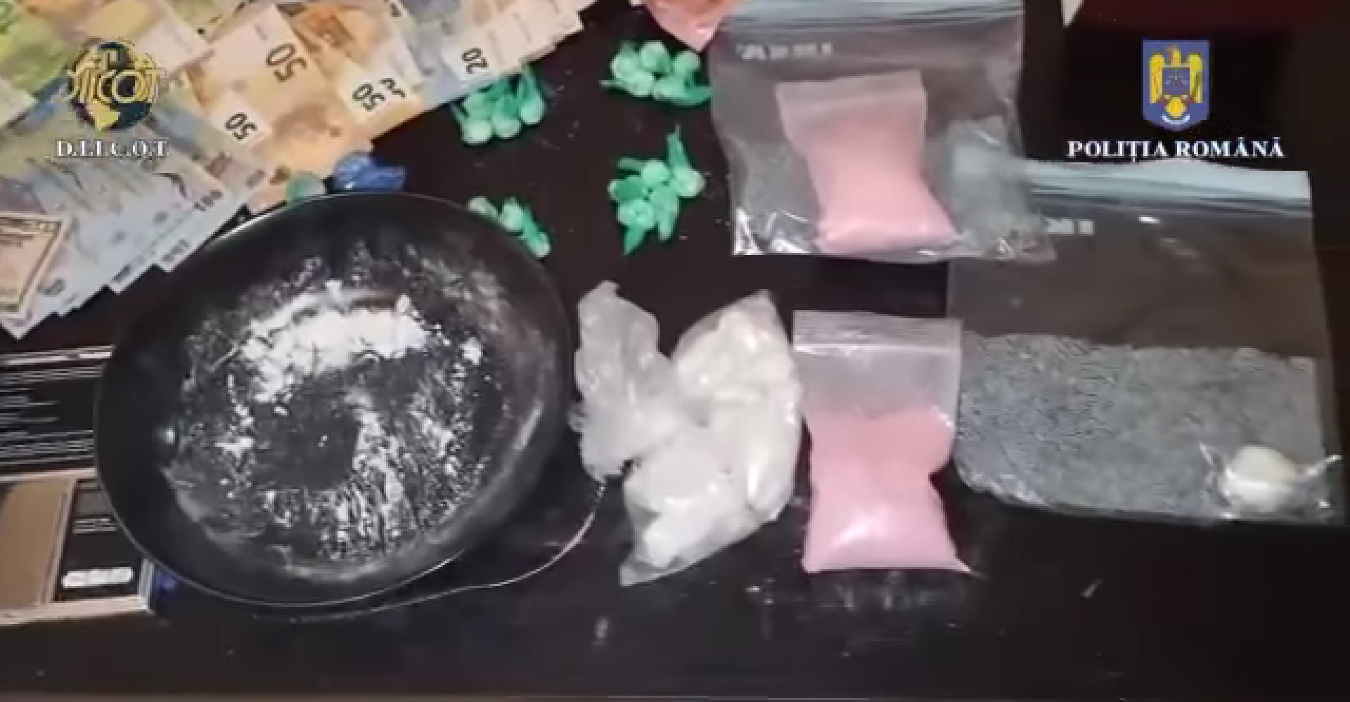 VIDEO Cinci persoane care vindeau droguri la un festival de la Mamaia, prinse în flagrant
