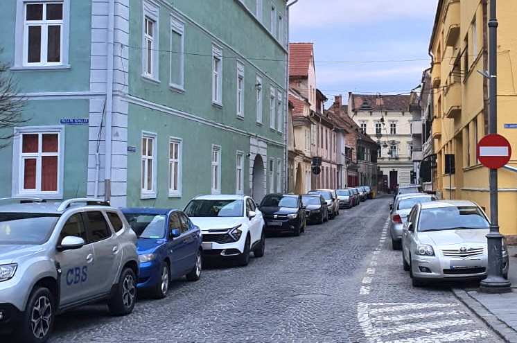 Se reduc locurile de parcare în centrul istoric al Sibiului: mai mult spațiu pentru pietoni