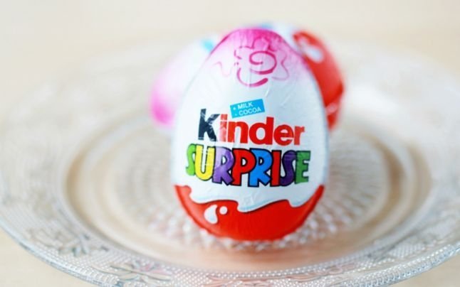 Auchan Șelimbăr: Ouă Kinder și alte produse din ciocolată, suspecte de Salmonella, retrase de la raft