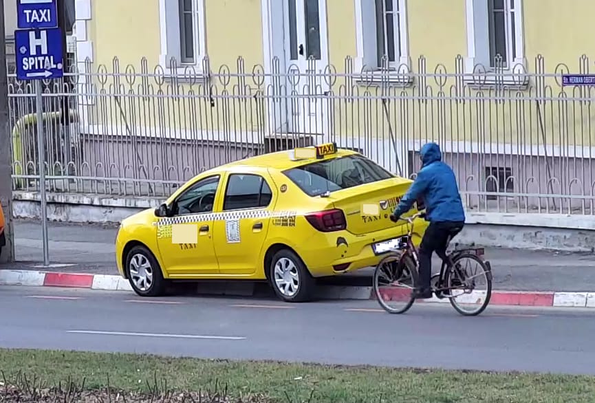Amenzi pentru șoferii care blochează pistele de biciclete anunțate de Primăria Sibiu