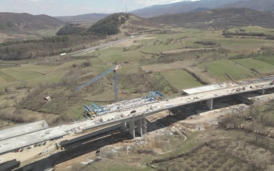VIDEO-Stadiul lucrărilor pe lotul de autostrada Sibiu-Boița a depășit 65%. Plus încă o veste bună