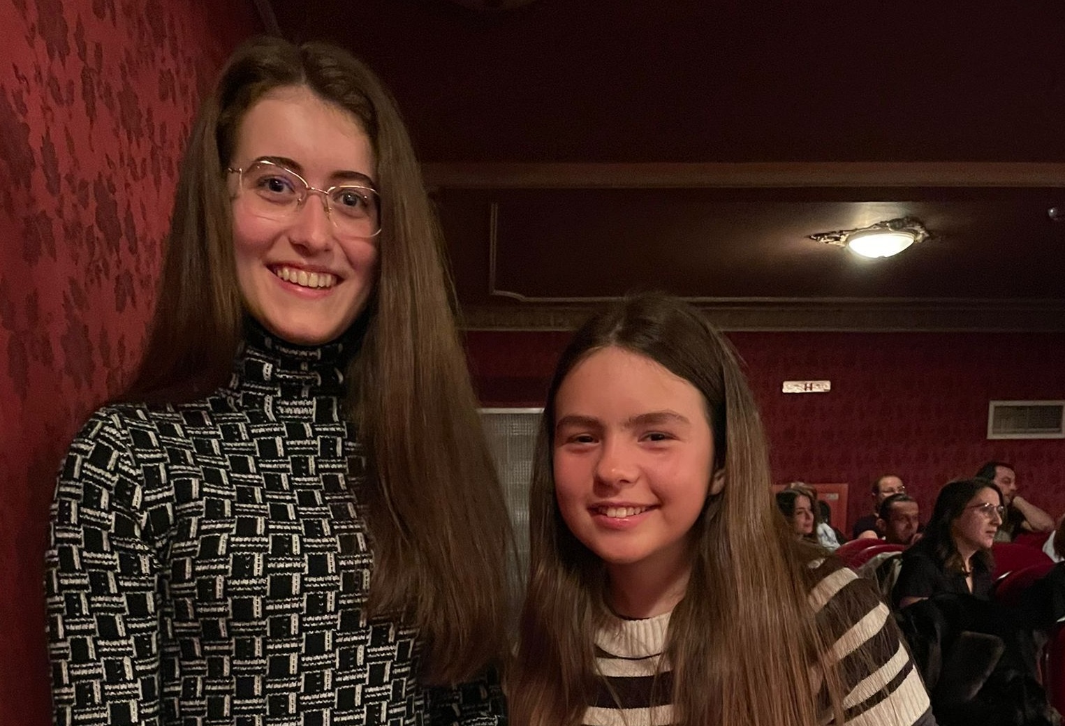 Două sibience de la secția germană au excelat la Olimpiada Națională de Română pentru minorități