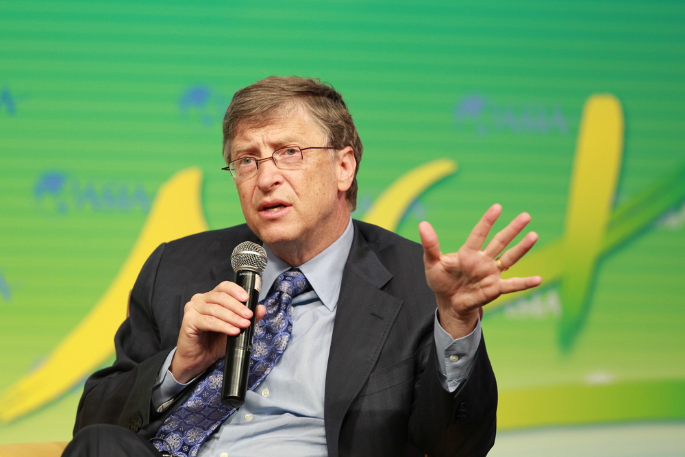 Bill Gates, ironizat de antivaccinişti după ce a anunţat că a contractat COVID-19