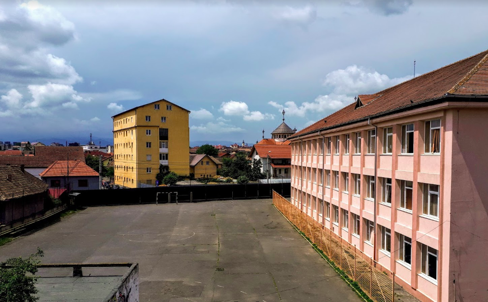 26,9 milioane de lei pentru combaterea abandonului școlar în Sibiu: „Este o șansă în plus”