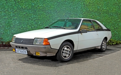 Renault din 1983 ce a aparținut Zoiei Ceaușescu, scos la licitație pentru 500 de euro. Mașina a primit-o de la soții Ceaușescu, în momentul căsătoriei cu sibianul Mircea Oprean