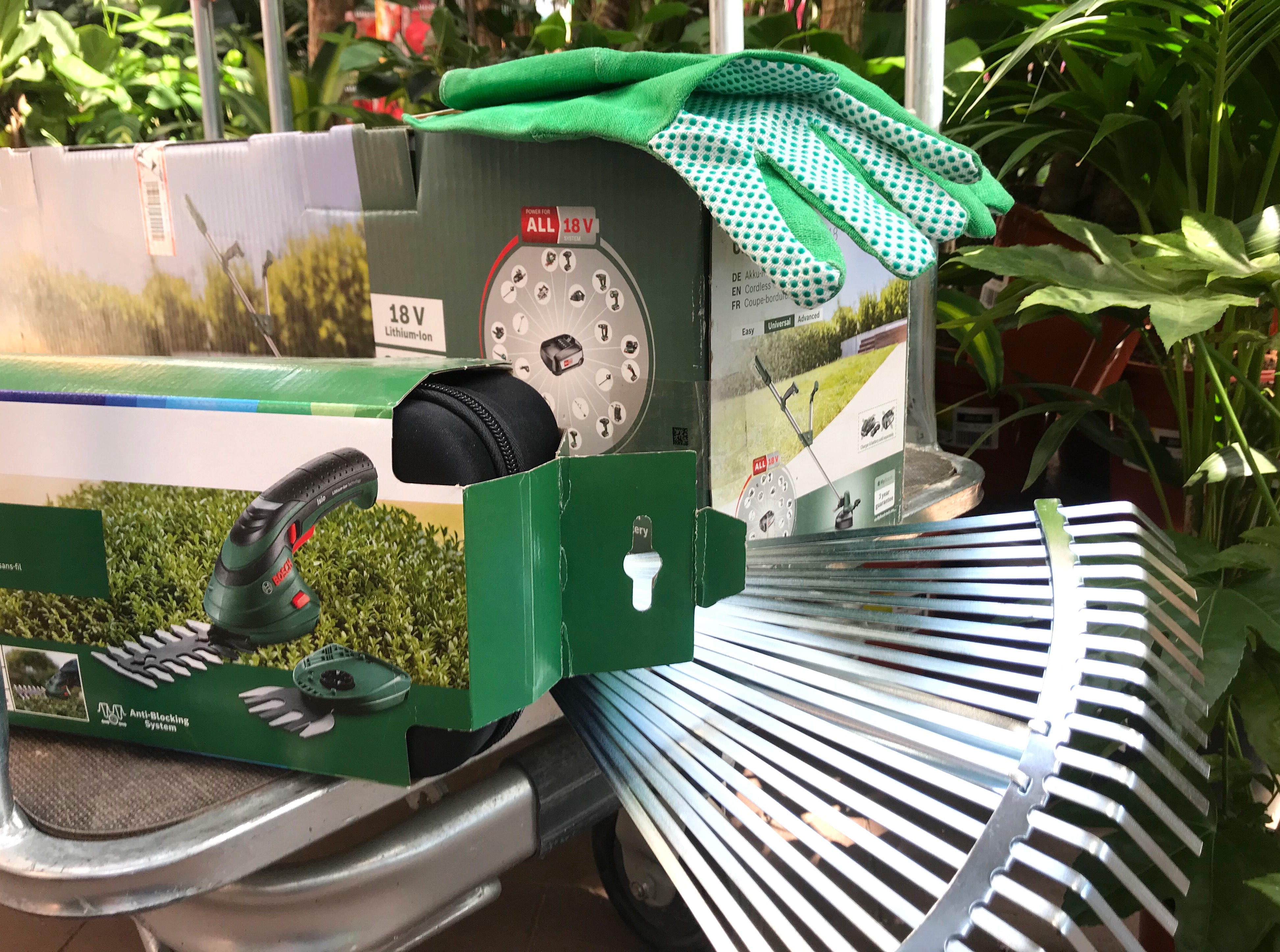 100 de sibieni și asociații de proprietari vor primi unelte gratis pentru îngrijirea spațiilor verzi. „O reacție neașteptată”