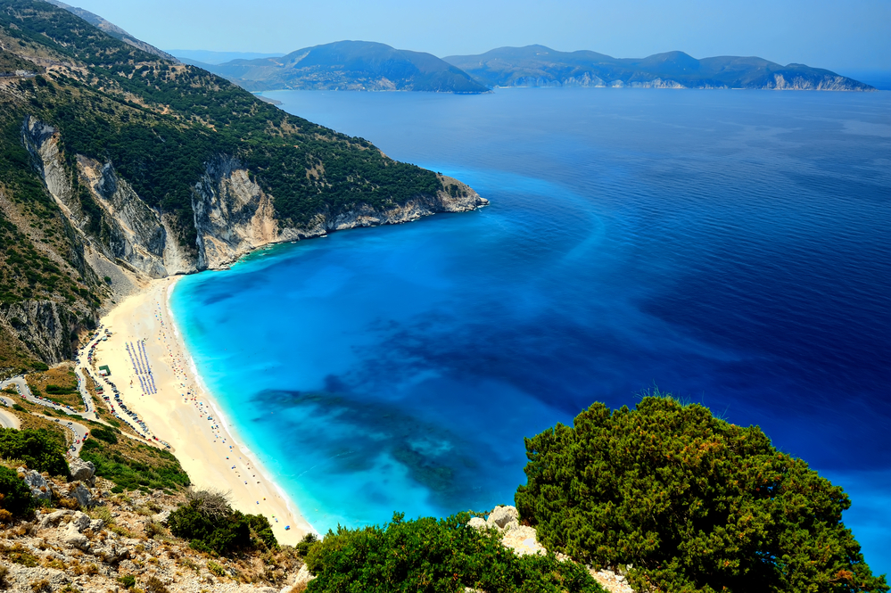 Grecia, a doua ţară cu cele mai multe plaje cu steag albastru în 2022, după Spania