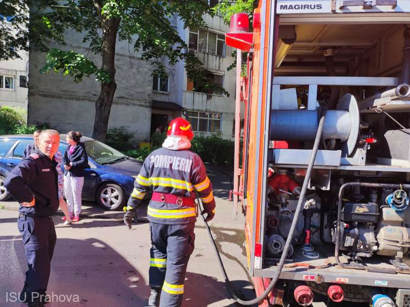 Bateria unui scuter electric aflată la încărcat a provocat o explozie, în Ploiești