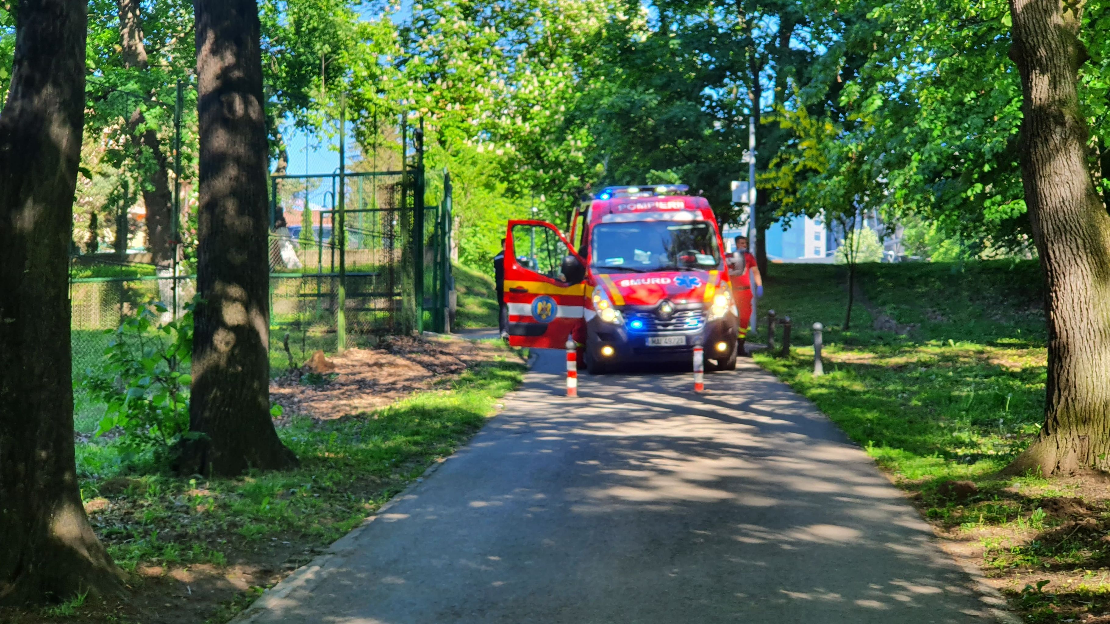 Bărbatul care a căzut de pe trotineta electrică este în comă. „Medicii fac tot posibilul să-l salveze”