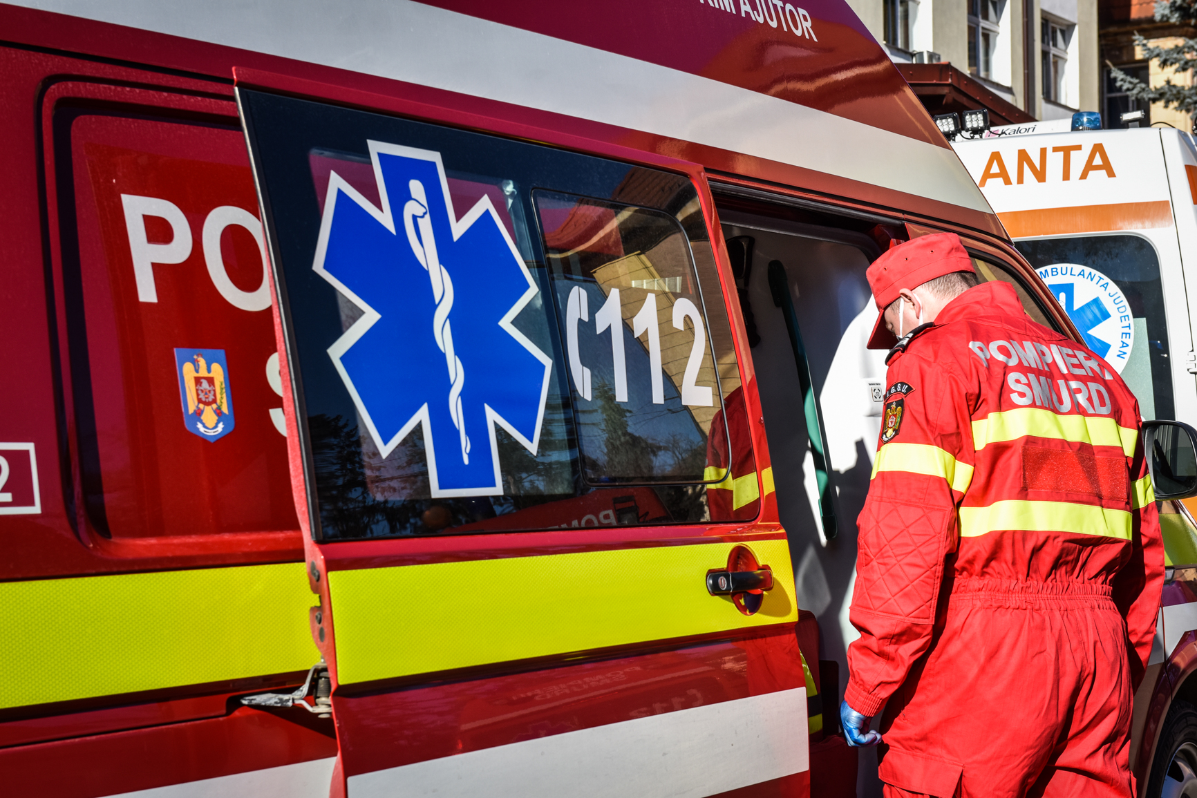 Actualizare Accidentul de paraşutism de la Târgu Mureș, provocat de deschiderea defectuoasă a paraşutei principale. Tânărul de 19 ani este în comă