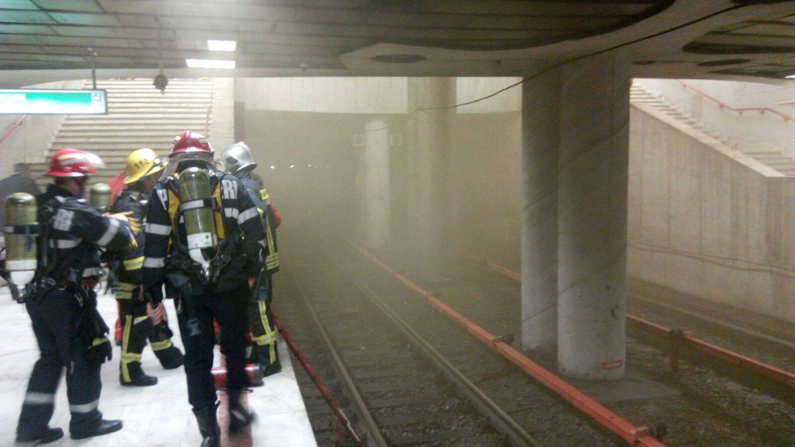172 de persoane evacuate din garnitura de metrou de la Piaţa Romană
