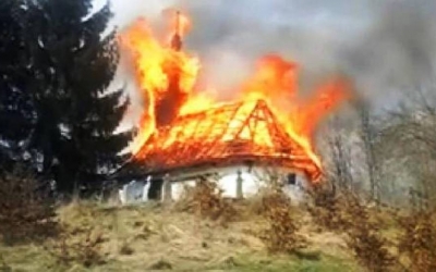 Biserică de lemn, veche de aproape 250 de ani, salvată de sibieni. Ambulanța pentru Monumente a salvat-o de la distrugere, Muzeul Astra contribuie la reconstrucție