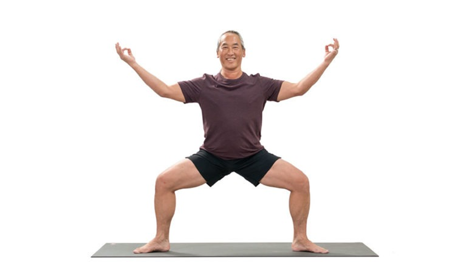 Du-ți energia interioară la nivelul următor cu exercițiile de yoga