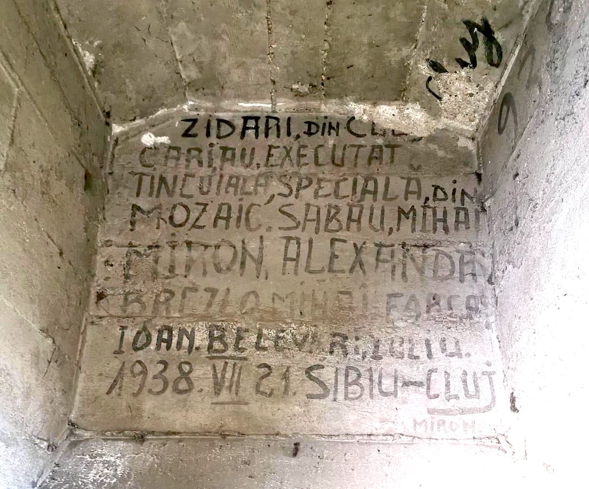 Un mesaj al zidarilor de acum 85 de ani a fost descoperit la demolarea podului peste Cibin