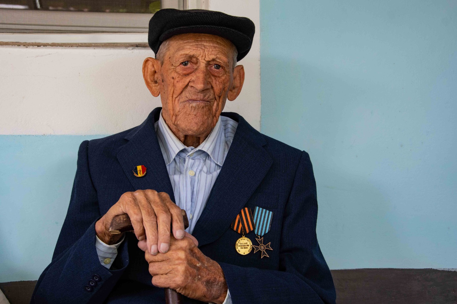 Veteranul de război sibian Octavian Cozman, la împlinirea a 100 de ani. „Și-a lăsat cei mai frumoși ani ai vieții printre schije și gloanțe”