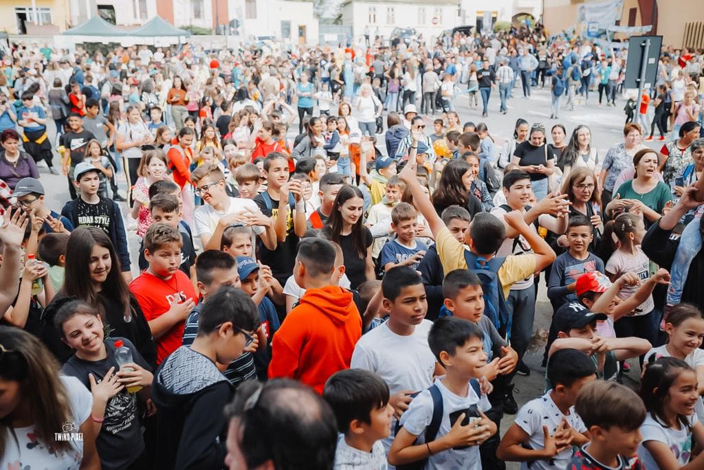 Peste 1.200 de copii din Avrig au sărbăorit „Ziua Copilului care Protejează Mediul”