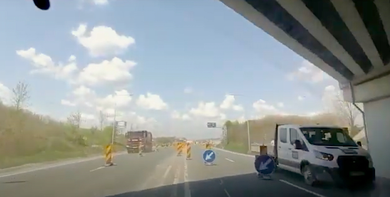 VIDEO-A început construcția noilor sensuri giratorii de la intersecția DN 1 cu drumul spre Mohu și cel spre Cisnădie