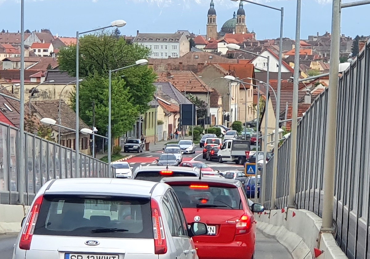 VIDEO 1,7 km, cea mai lungă coadă. Cum a afectat închiderea podurilor traficul din Sibiu