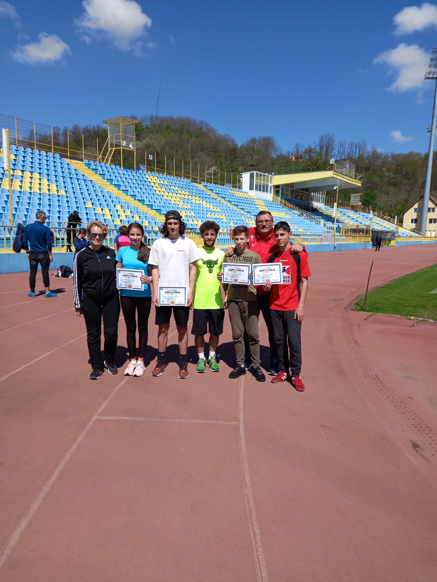 Elevii Școlii Gimnaziale Nr.13 din Sibiu au urcat pe podium la Olimpiada Națională a Sportului Școlar