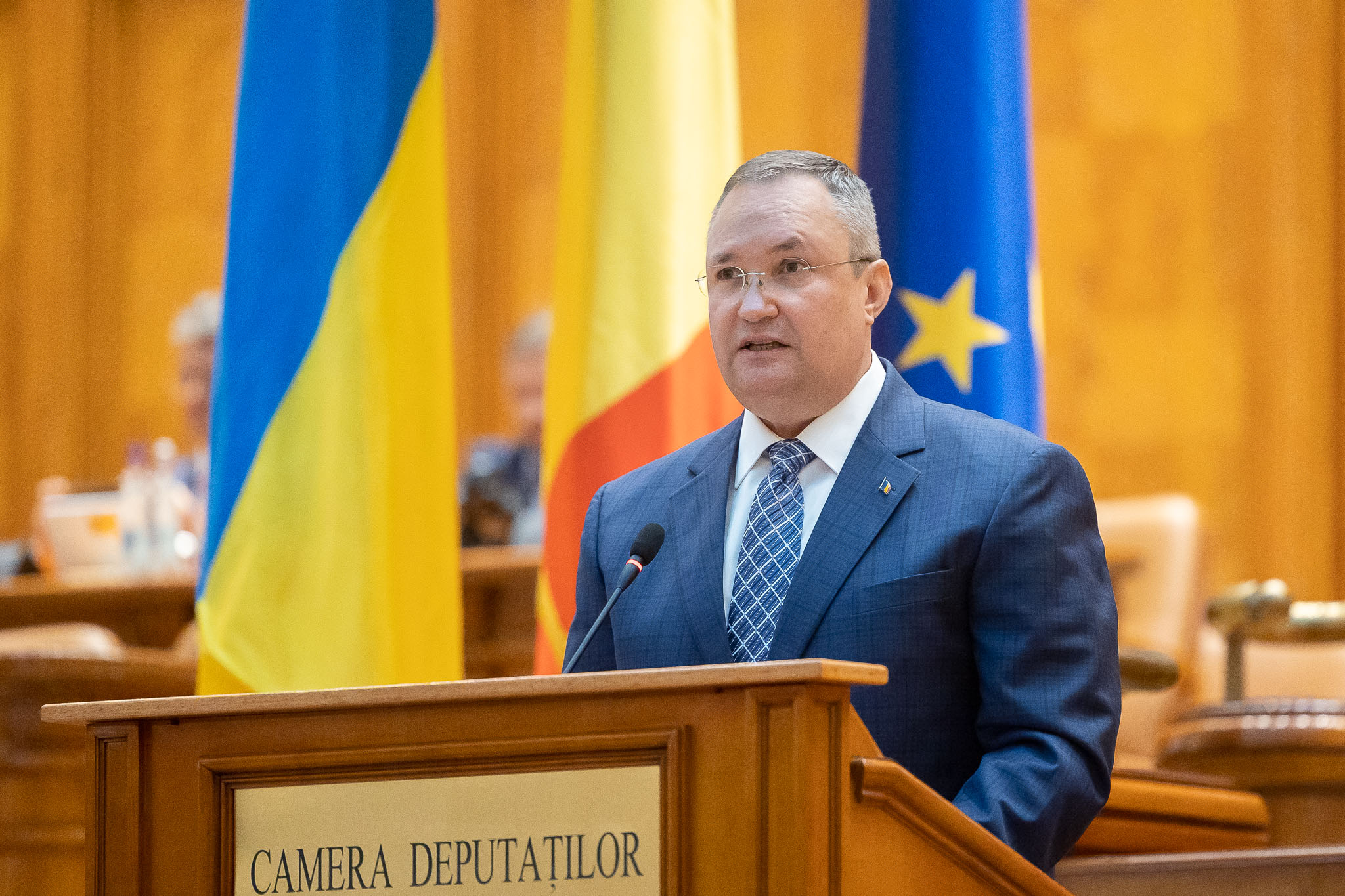 Ciucă: Trei milioane de persoane vor beneficia de vouchere sociale o dată la două luni