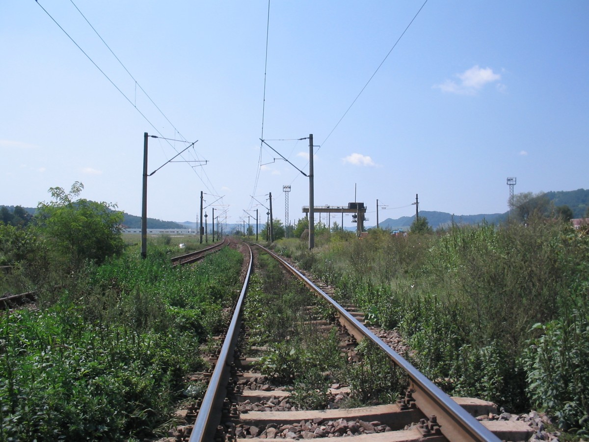 Mașină lovită de tren, la Agârbiciu, după ce șoferița a ignorat semnalele acustice și luminoase
