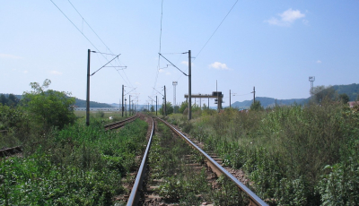 Mașină lovită de tren, la Agârbiciu, după ce șoferița a ignorat semnalele acustice și luminoase
