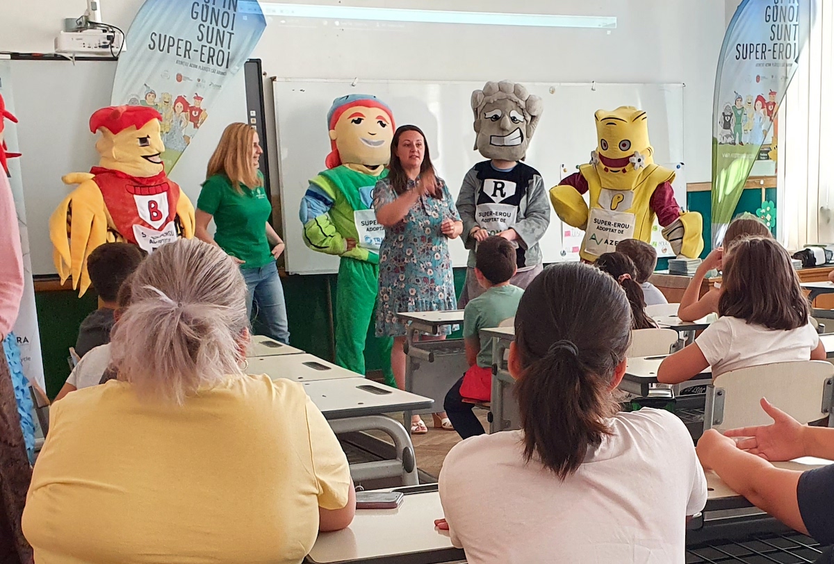 Reciclează, dar și redu și reutilizează: sfaturile super-eroilor