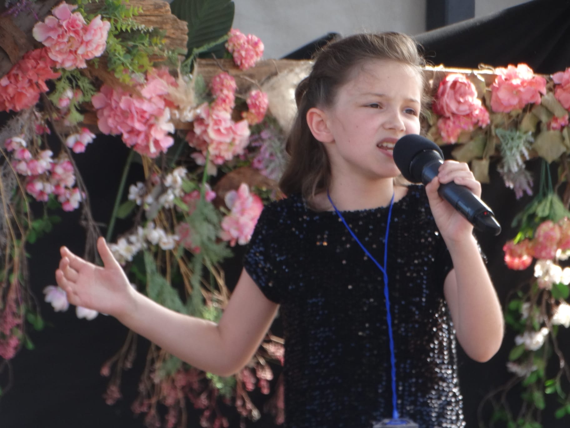 Sofia, sibianca de 11 ani care a încântat Deva cu vocea ei. Este laureată a  Festivalului Național de Interpretare „Deva Music Star”