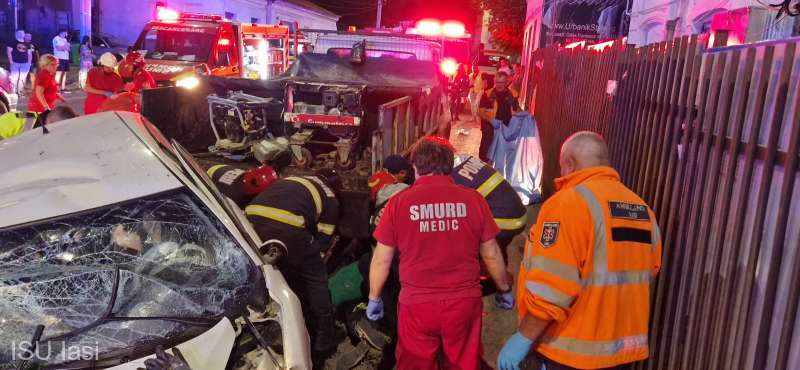 Accident cu patru morți în Iași. O șoferiță băută a lovit un grup de muncitori aflați pe marginea drumului